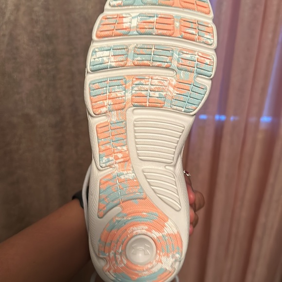 Under armour shoes - Picture 5 of 5
